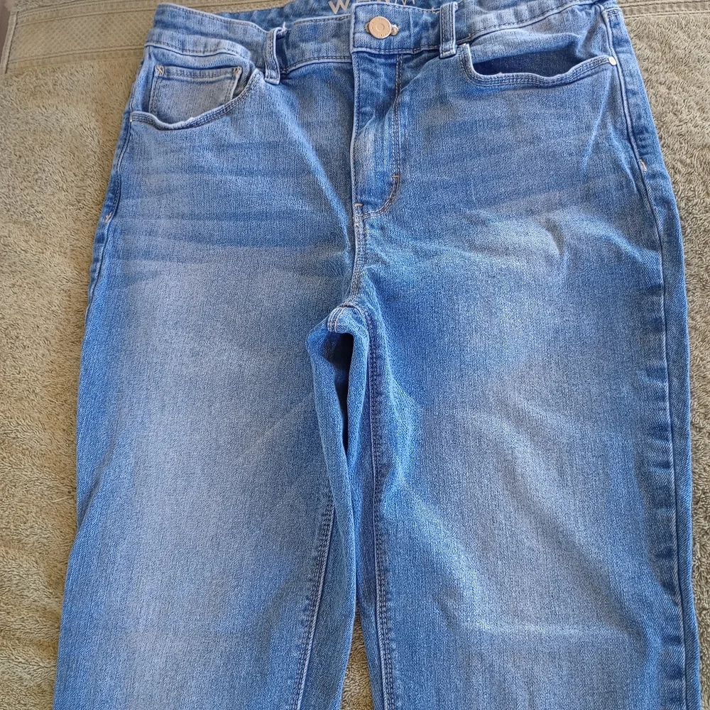 WHBM Slim Jeans Women Size 4 Medium Wash high rise - Picture 3 of 12